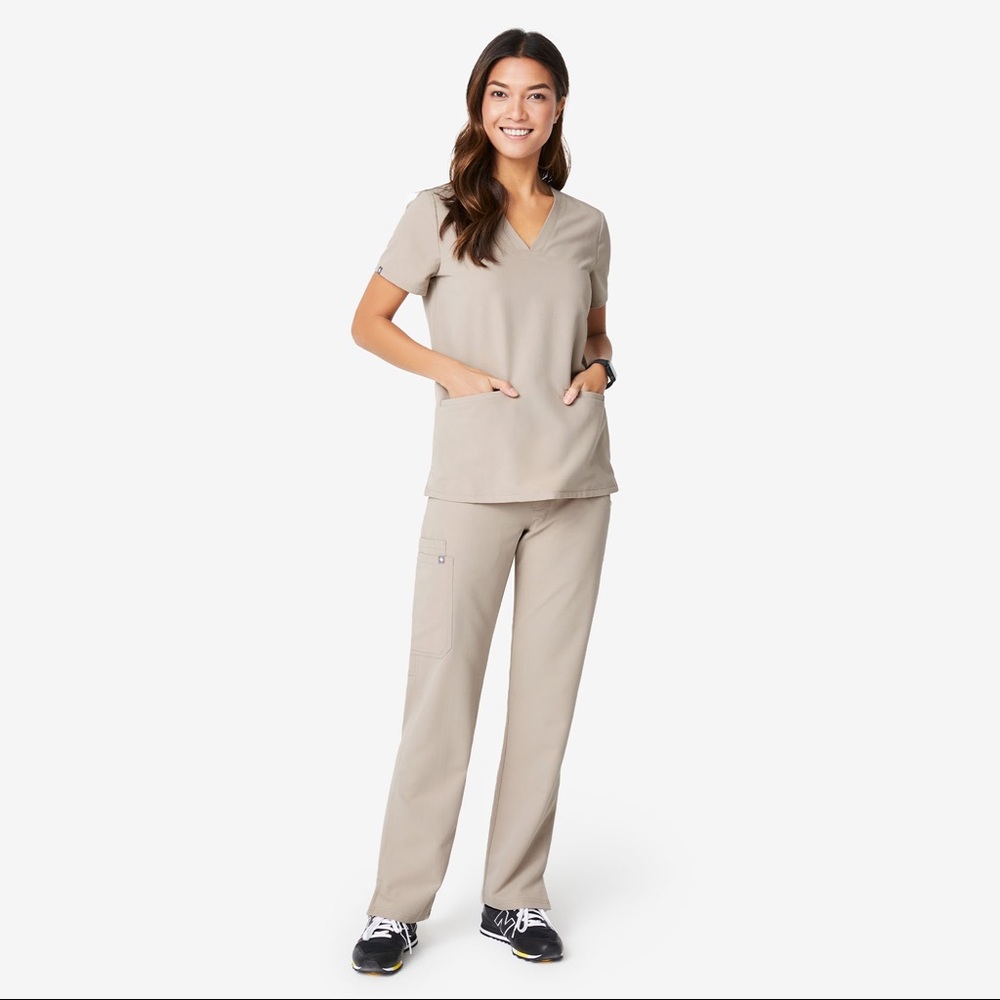 Figs Boulder Casma Three Pocket Top S